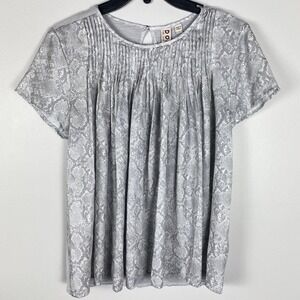Anthropologie Womans Top sz Small short Sleeve Gray Satin Coquette